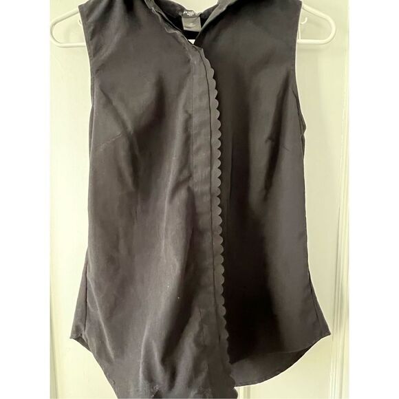 Ann Taylor black collared tank with scalloped front SP - Picture 3 of 5